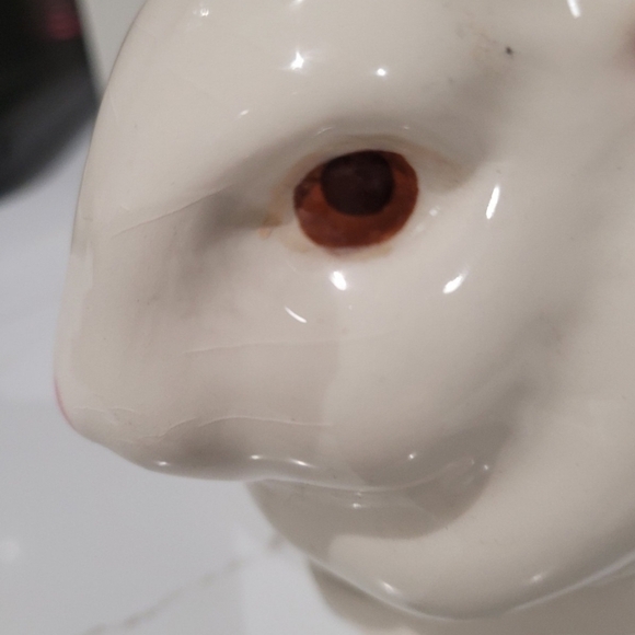 Avon White Ceramic Bunny Vase/ planter - Picture 4 of 6
